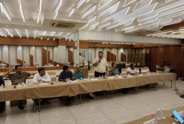 BUSINESS-MEETING-27-1024x768